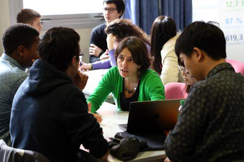 Des étudiants de l'ESPCI Paris et leur coach d'EDF durant le PSL-Hack 2017