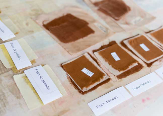 Echantillon du nuancier réalisé par les étudiants de l'EnaMoMa à partir de colorants naturels, copyright Daniel Nicolaevsky