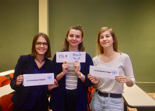 Axelle, Jémelie et Nina de l'assocation MUN PSL