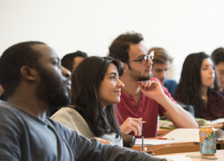 Etudiants en cours à l'Université Paris-Dauphine membre de l'Université PSL