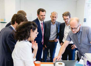 Visite du laboratoire de Lydéric Bocquet à l'IPGG lors de la venue des investisseurs du PSL Innovation Fund