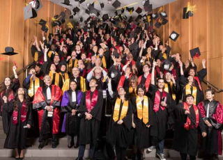 Lancer de toques des docteures et docteurs psl en 2018