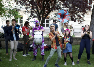 Etudiants lors de la Garden Party de l'Union PSL 2019 _ © Union PSL 