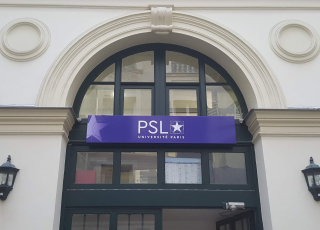 Enseigne de l'Université PSL